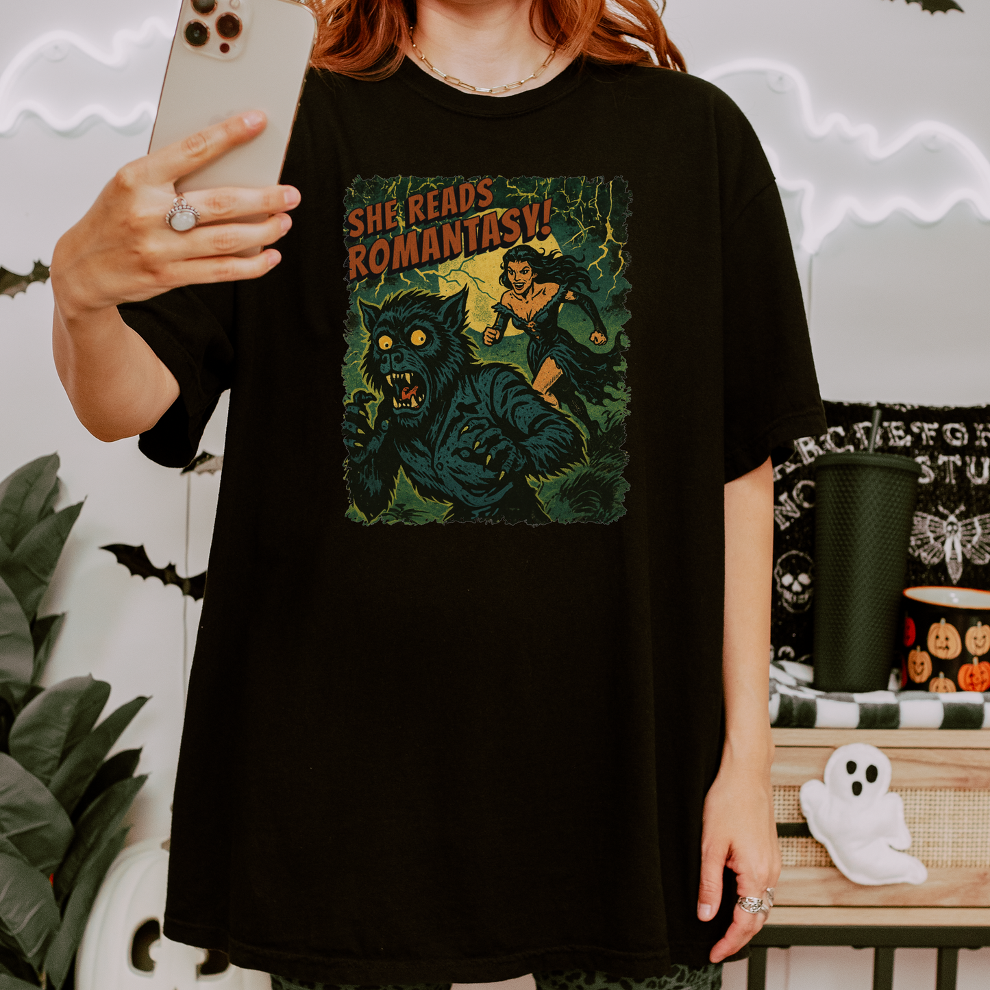She Reads Romantasy T-Shirt